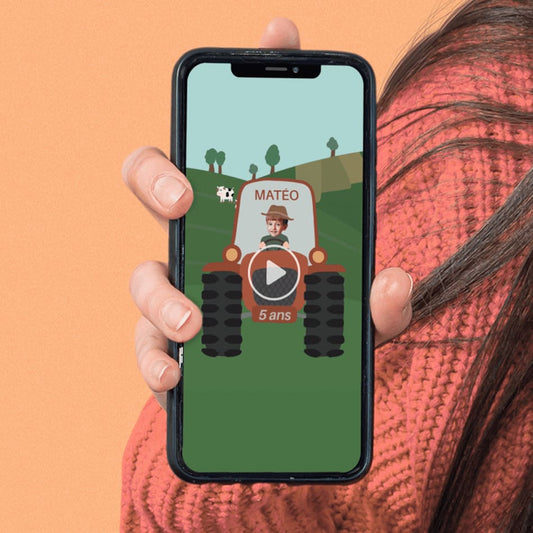 Visuel de l'invitation anniversaire virtuelle sur le thème de la ferme avec tracteur et photo de votre enfant 